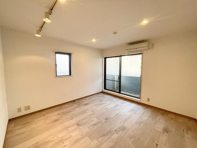 レジデンス宝の居間・リビング