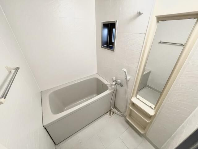 レジデンス宝の浴室