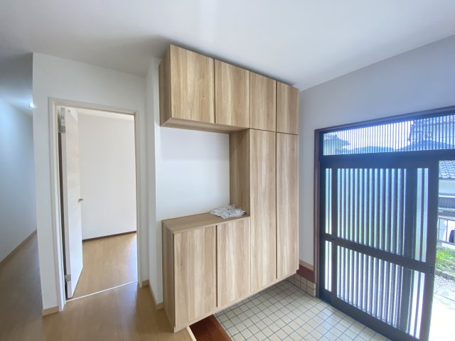 伊敷7丁目　中古戸建ての玄関