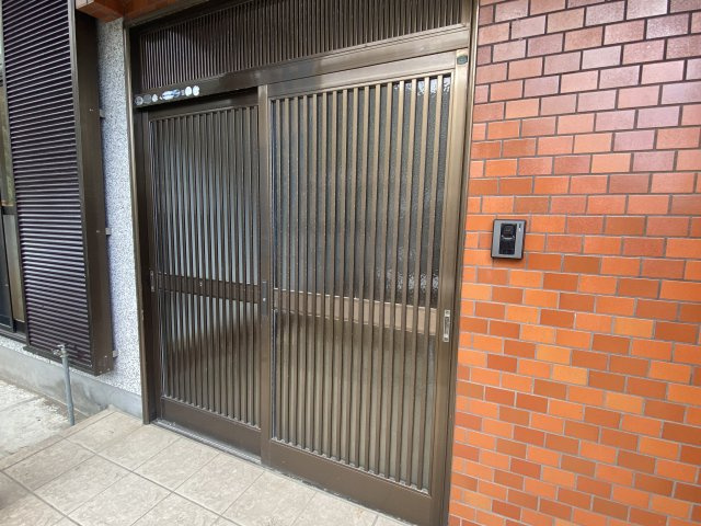 伊敷7丁目　中古戸建ての玄関