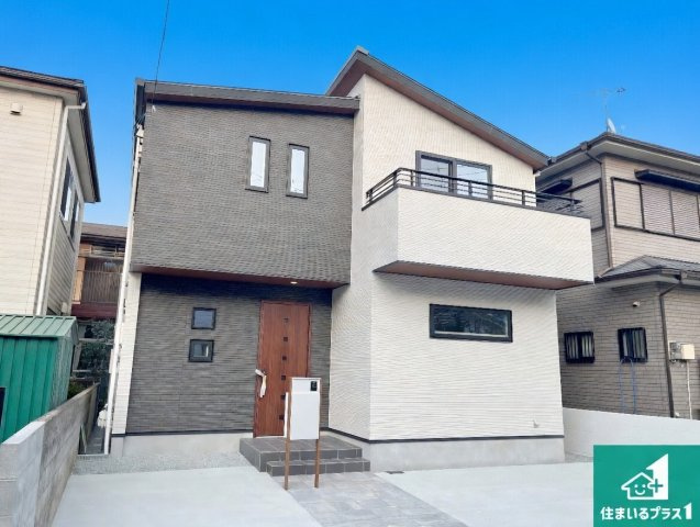加古川市尾上町池田　新築一戸建ての外観|周辺は落ち着いた街並みの住宅地！子育てがしやすい住環境です！まだ未完成ですが、現地でしかわからない事もございます。是非一度ご覧ください。