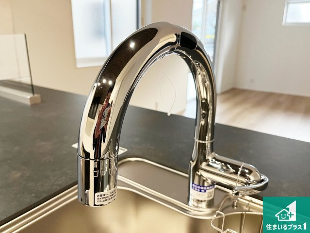 加古川市尾上町池田　新築一戸建ての設備|浄水器を内蔵！炊飯時、お茶を作る時に安心してお水を使えます！お湯と冷水、浄水と原水、シャワーの切替えもワンタッチです！