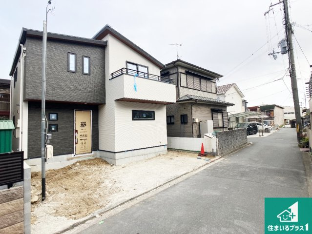 加古川市尾上町池田　新築一戸建ての前面道路含む現地写真|周辺は落ち着いた街並みの住宅地！子育てがしやすい住環境です！まだ未完成ですが、現地でしかわからない事もございます。是非一度ご覧ください。