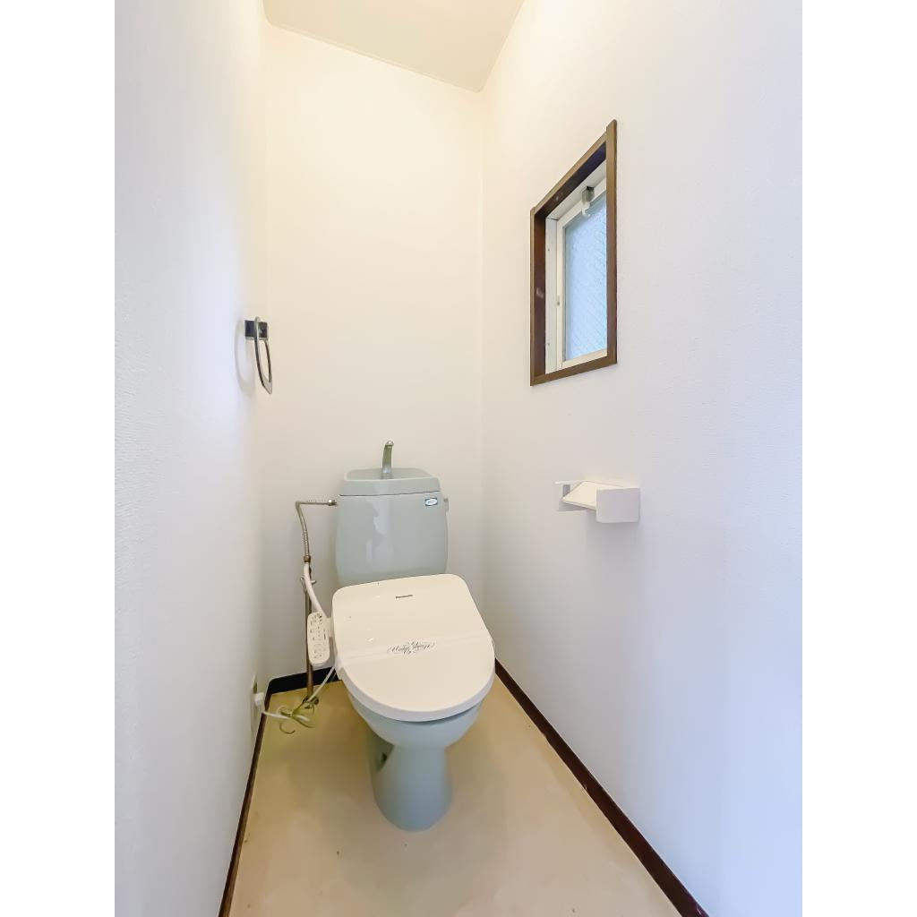 コンパクトで使いやすいトイレです