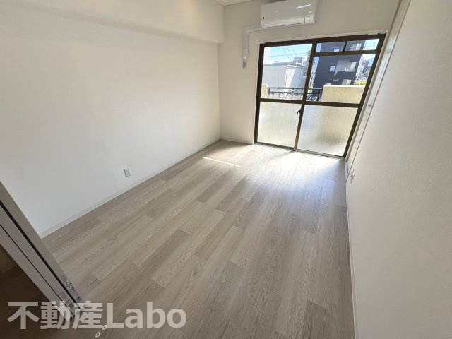 徳島市中洲町３丁目の賃貸マンションの洋室