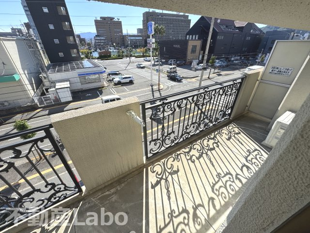 徳島市中洲町３丁目の賃貸マンションのバルコニー