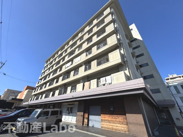 徳島市中洲町３丁目の賃貸マンションの駐車場