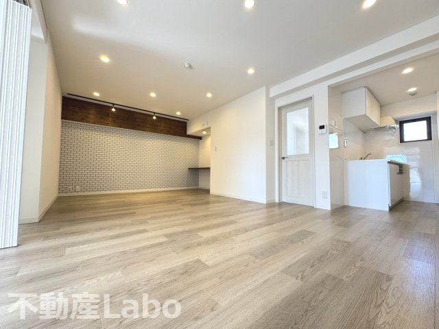 徳島市中洲町３丁目の賃貸マンションの居間・リビング