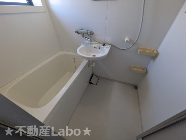 ドミール古川 Cの浴室