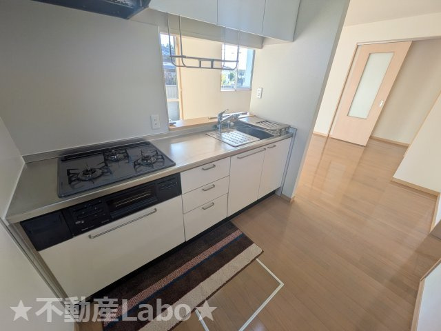 シャーメゾン川内Bのキッチン