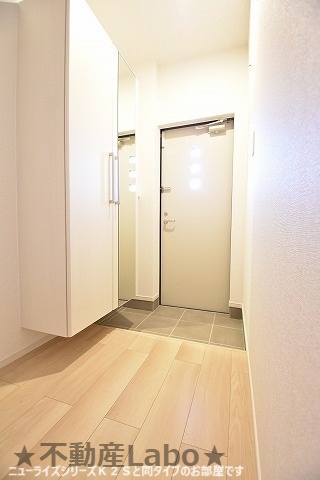 ヘーリオスの玄関