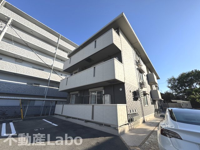 徳島市沖浜町栄開のアパートの駐車場