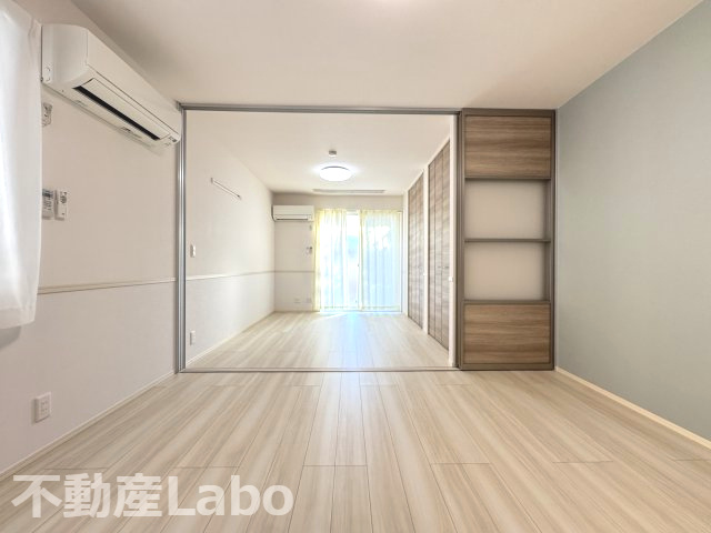 徳島市沖浜町栄開のアパートの居間・リビング