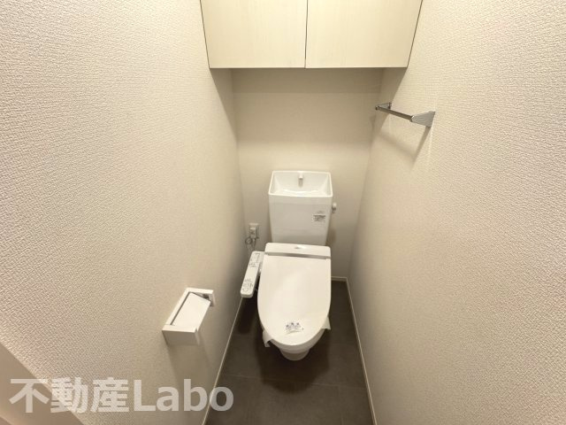 徳島市沖浜町栄開のアパートのトイレ