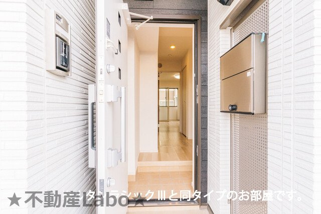 トライパーク伊月の玄関