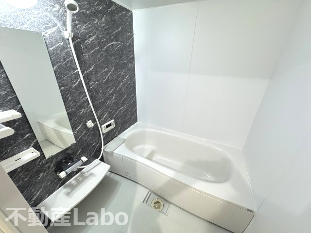 徳島市沖浜東２丁目の賃貸マンションの浴室