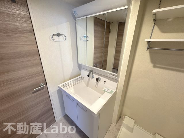 徳島市山城西４丁目のアパートの洗面所