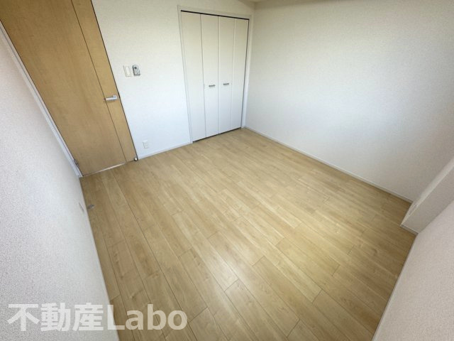 徳島市北島田町１丁目のアパートの洋室