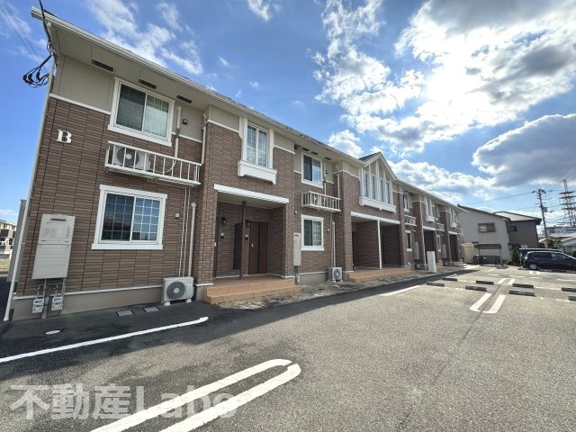 徳島市北島田町１丁目のアパートの駐車場