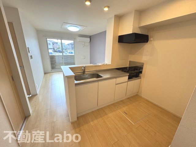 徳島市北島田町１丁目のアパートのキッチン