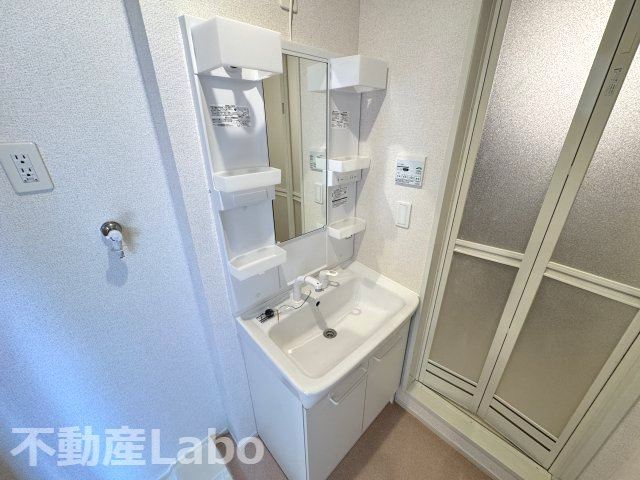 徳島市北島田町１丁目のアパートの洗面所