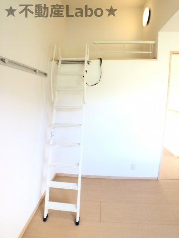 ロイヤルコートB棟　B1の内装