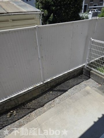 ロイヤルコート A102のバルコニー