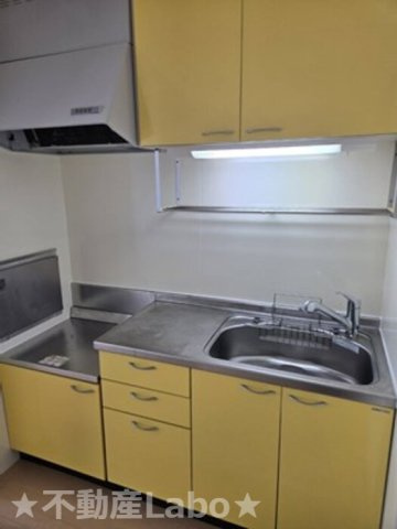 ロイヤルコート A102のキッチン