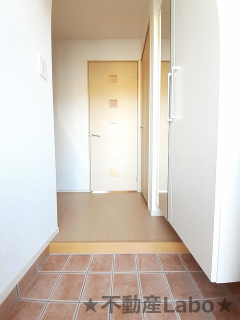 グレーシアBの玄関