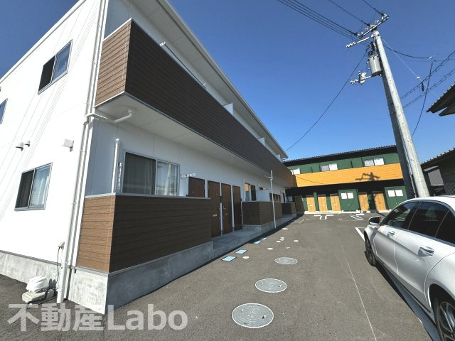 ピースシリウスAの駐車場