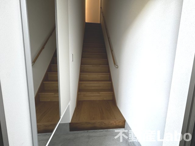 ピースシリウスAの玄関