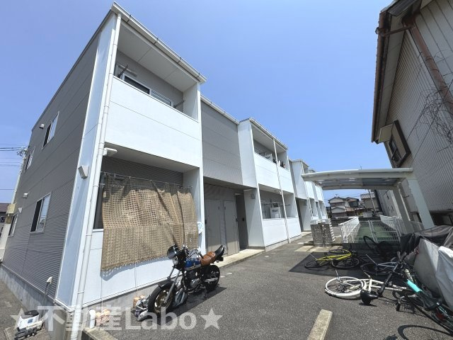 徳島市南沖洲１丁目のアパートの駐車場