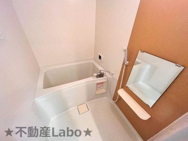 メルヴィーユ脇町の浴室