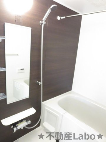 ミッドタウンEの浴室