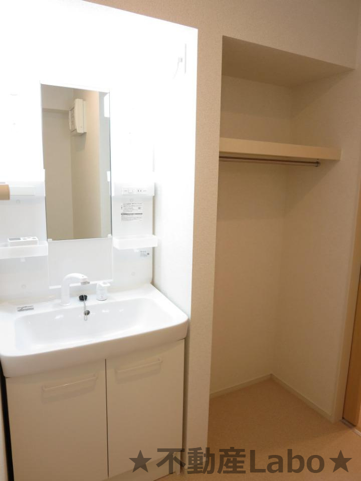 ミッドタウンEの洗面所