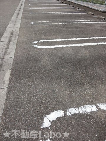 フォレストヴィラAの駐車場