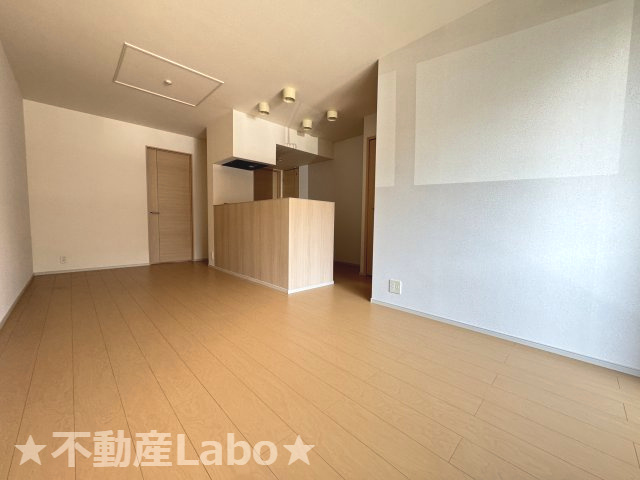 徳島市金沢２丁目のアパートの洋室