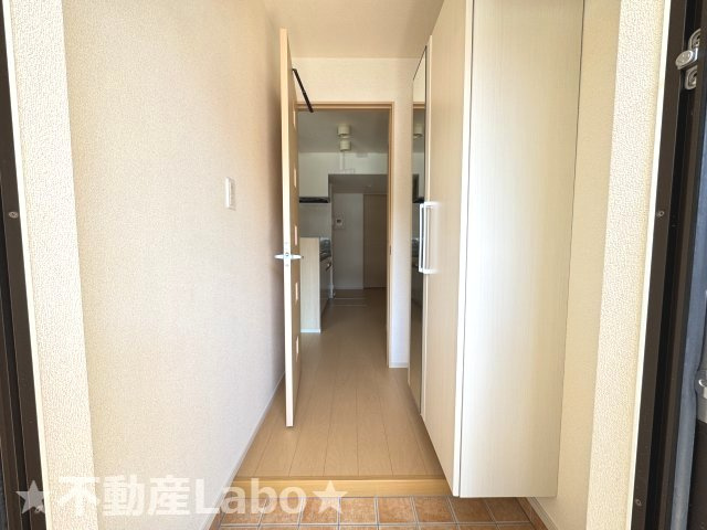 徳島市金沢２丁目のアパートの玄関