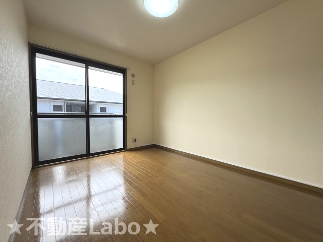 徳島市名東町３丁目のアパートの洋室