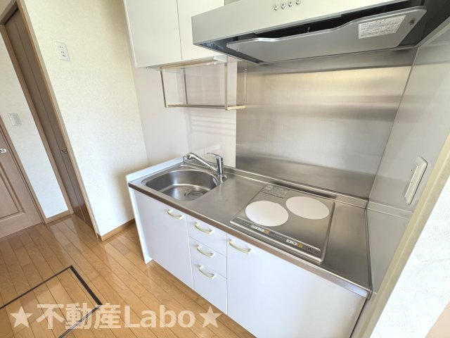 徳島市庄町４丁目のアパートのキッチン