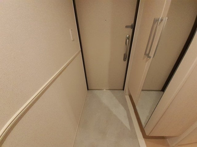 【玄関】 | グランファーレ | 明るい玄関です