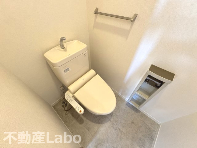 徳島市庄町４丁目のアパートのトイレ