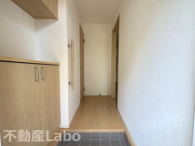 徳島市庄町４丁目のアパートの玄関