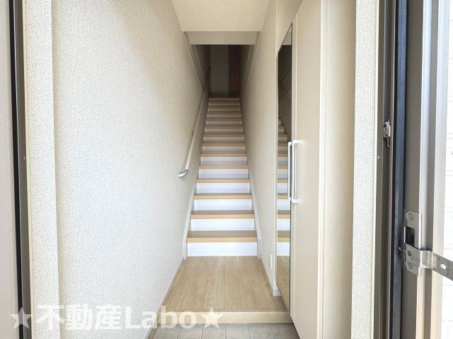 徳島市北沖洲１丁目のアパートの玄関