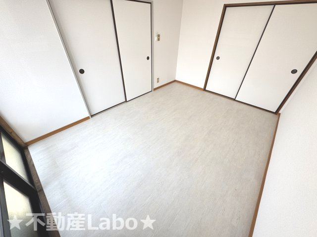 徳島市北沖洲１丁目のアパートの居間・リビング