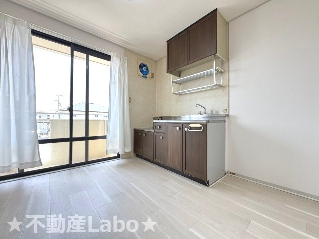 徳島市北沖洲１丁目のアパートのキッチン