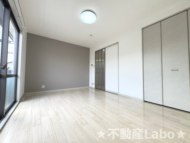 徳島市安宅１丁目のアパートの洋室