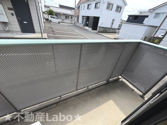 徳島市安宅１丁目のアパートのバルコニー