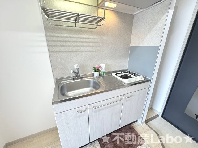 徳島市安宅１丁目のアパートのキッチン