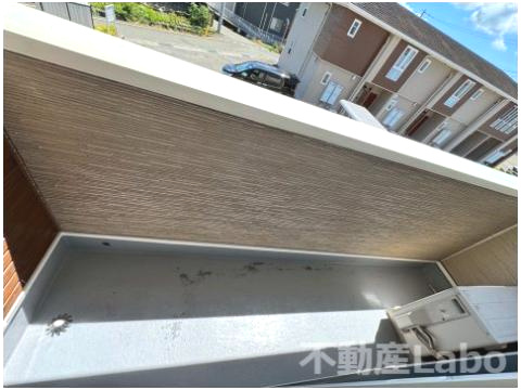 徳島市大原町余慶のアパートのバルコニー